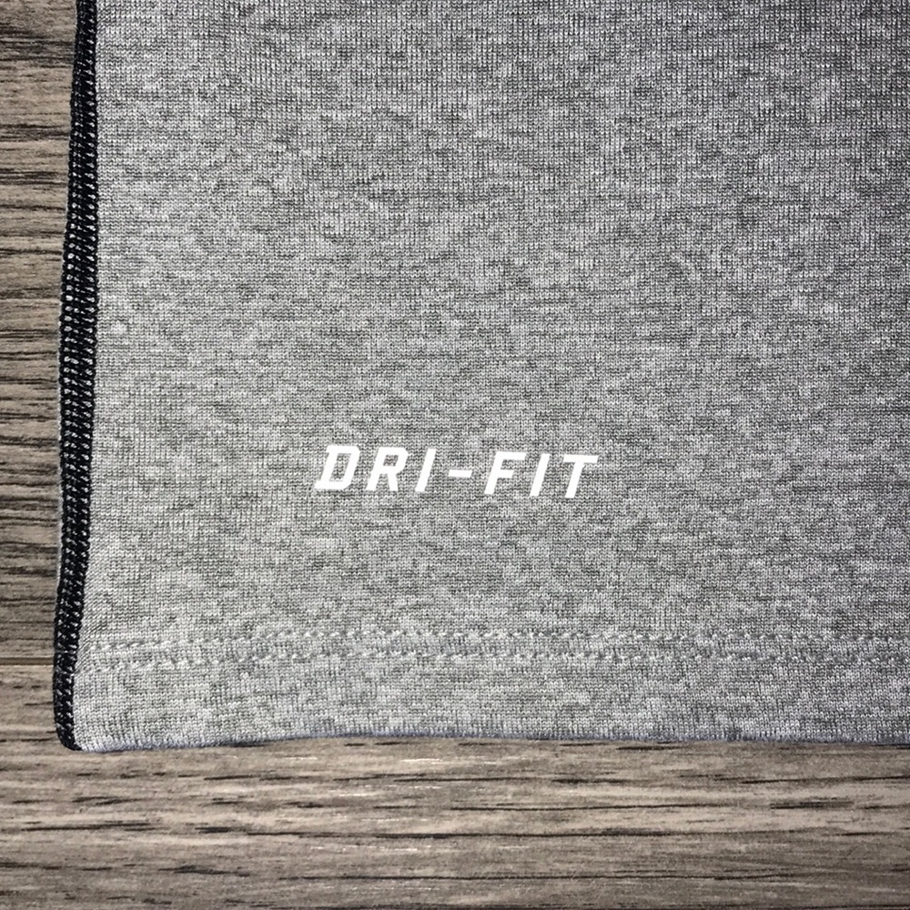 Nike - Picture 2 of 3